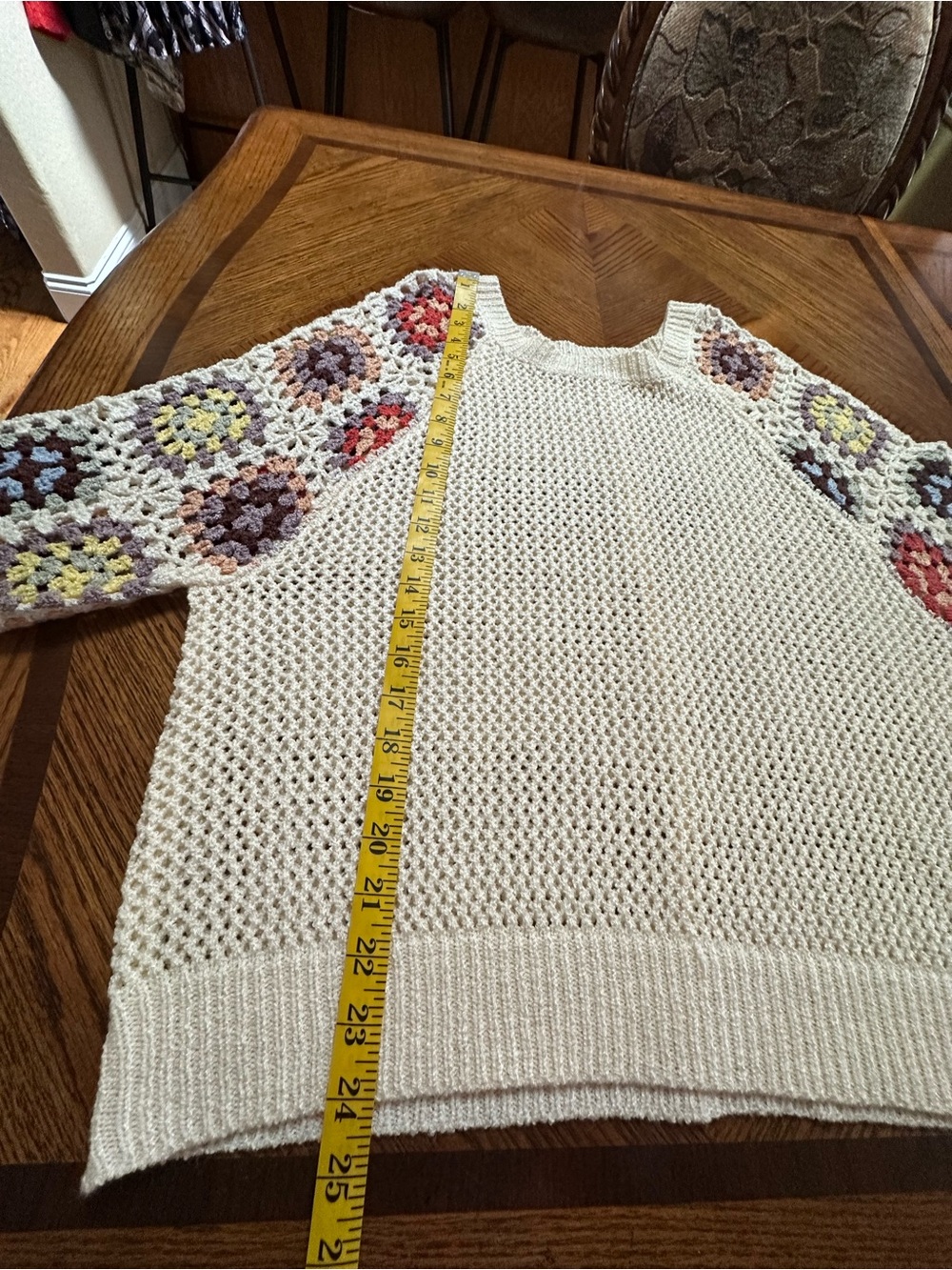 POL Cream Crochet-Sleeve Sweater with Multicolor Granny Squares - Picture 10 of 10